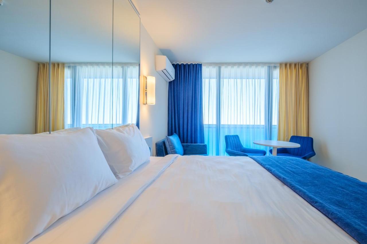Orbi City Hotel Official D Block Батуми Екстериор снимка
