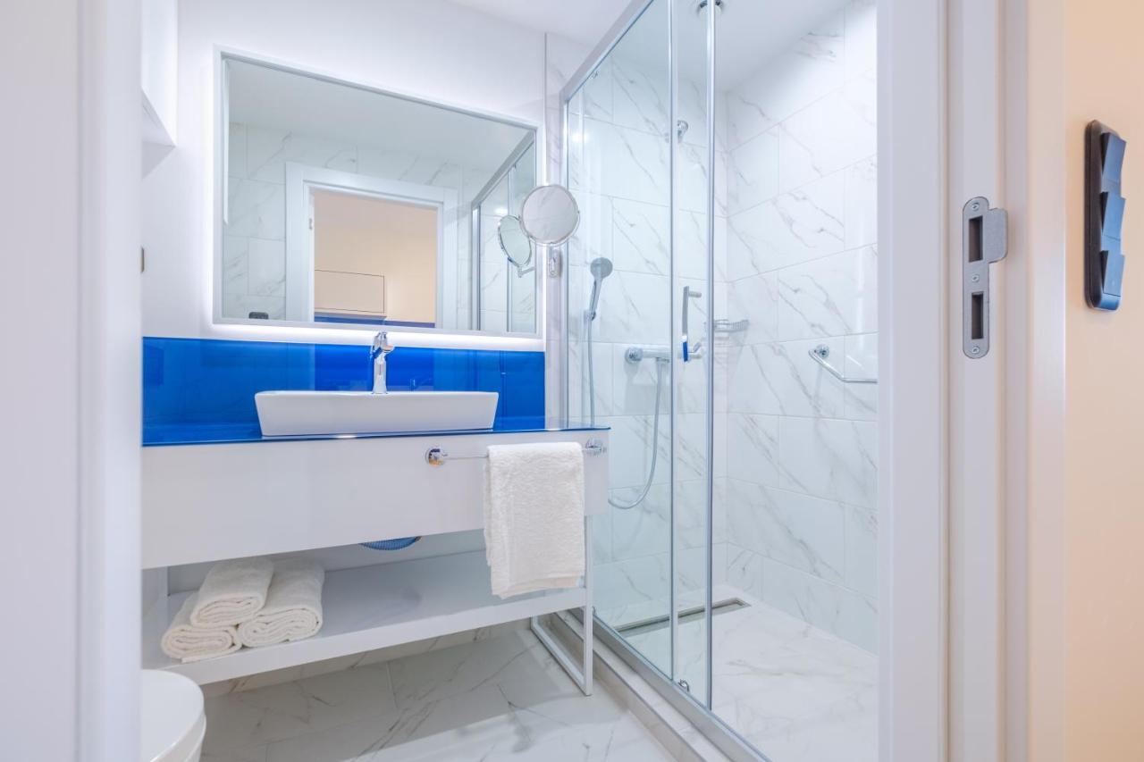 Orbi City Hotel Official D Block Батуми Екстериор снимка