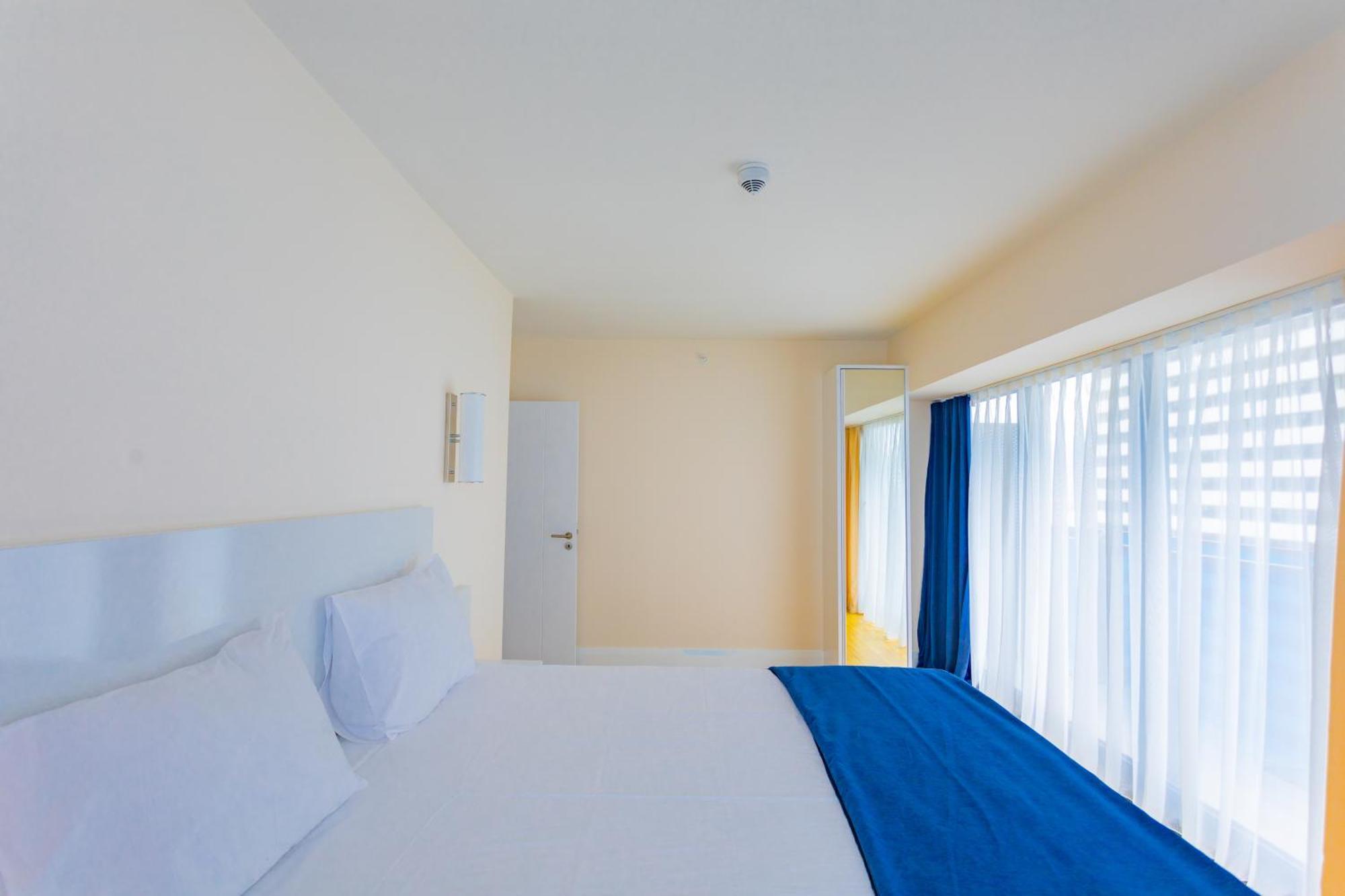 Orbi City Hotel Official D Block Батуми Екстериор снимка