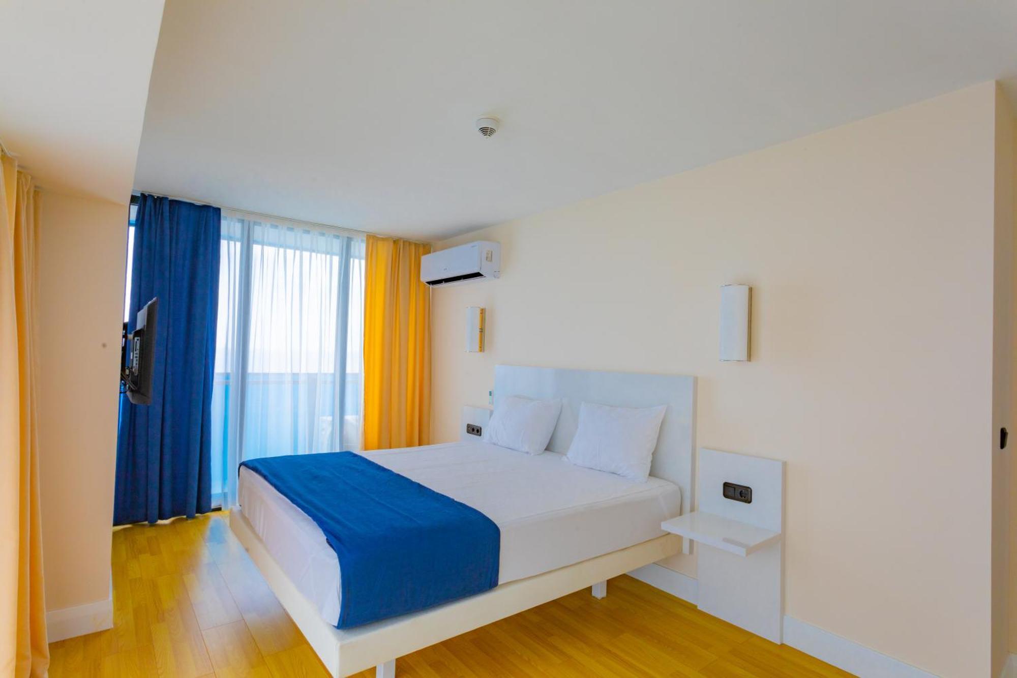 Orbi City Hotel Official D Block Батуми Екстериор снимка